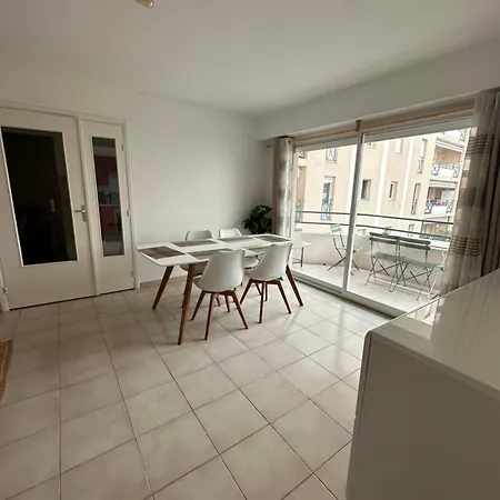 Sans Mauvaise Surprises Apartment